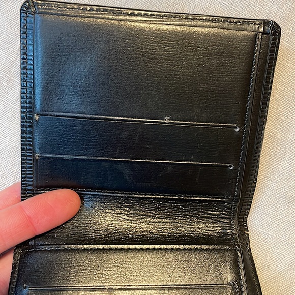 Louis Vuitton Epi Bifold - Unisex - Picture 5 of 9